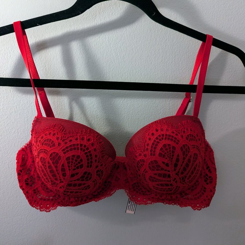 Victoria's Secret Red Embroidered Dream Angels Lightly Lined Demi Bra Size 32D
